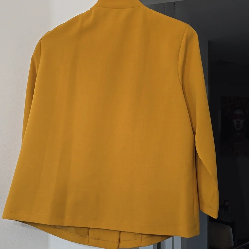 Kasper 3/4 Sleeve Mustard Blazer with Black Button - Size 10 - Picture 7 of 8